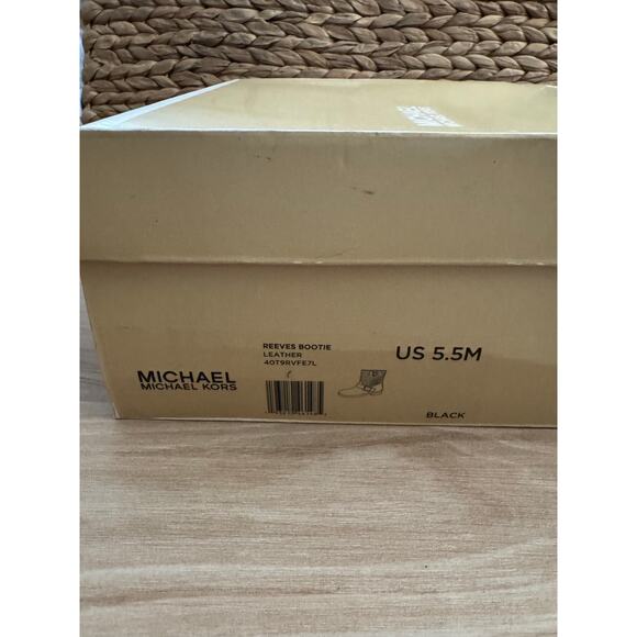 NIB! Michael Michael Kors Reeves Studded Leather Moto Boots in black - Picture 2 of 10